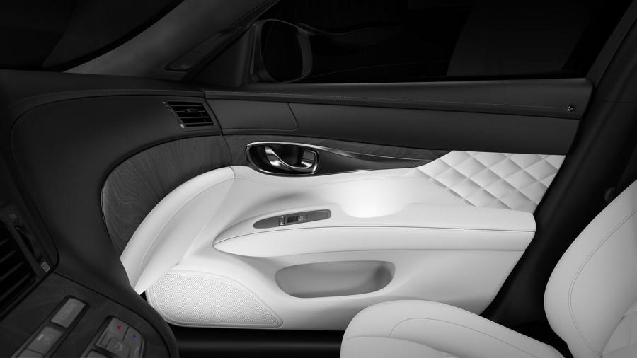  Infiniti Q70L Bespoke Edition 2015 года  (фото 2 из 7)